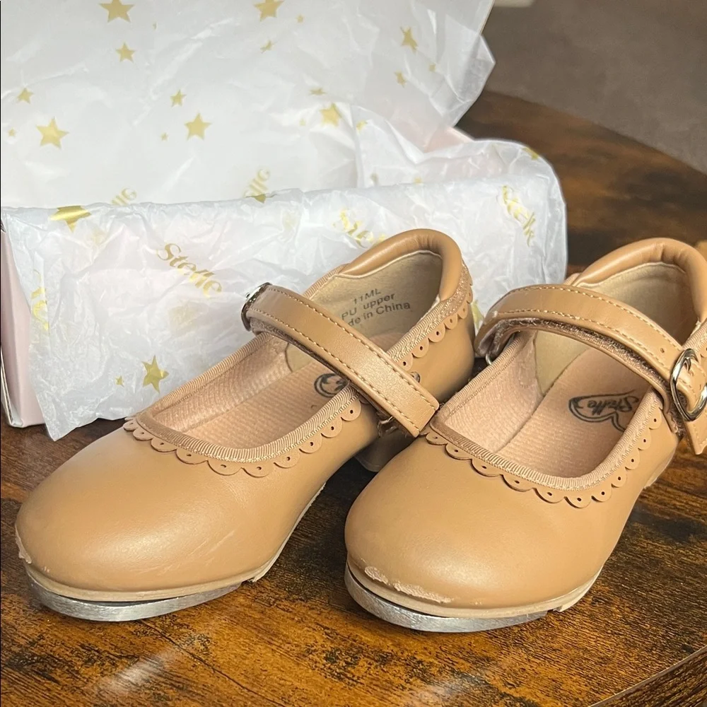 Tap Dance Shoes for Girls' Tan Mary Jane Style with Scalloped Edge